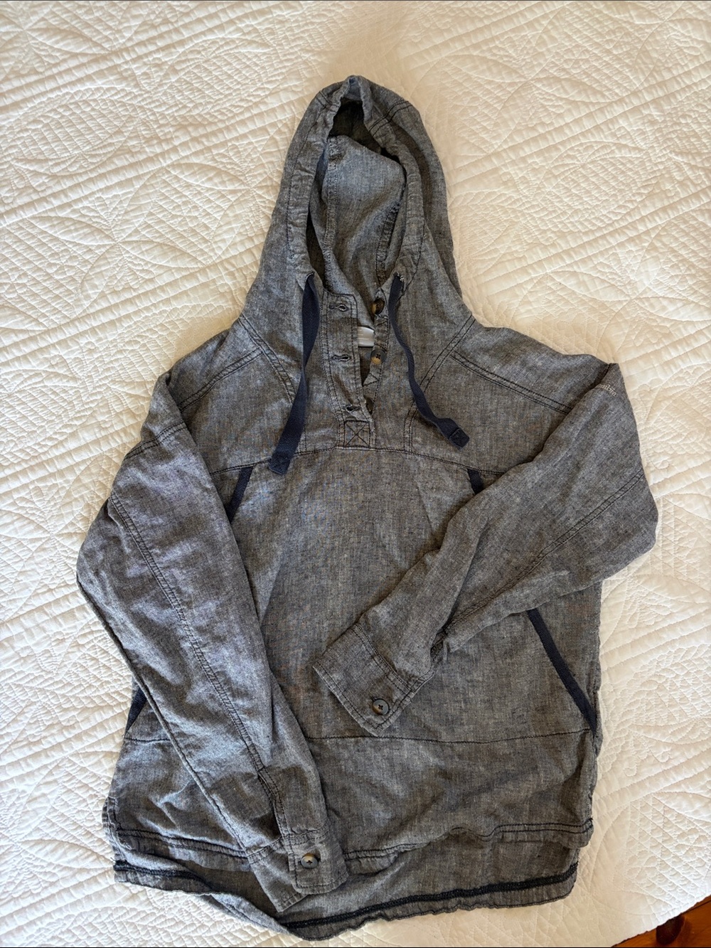 Women’s Columbia Hooded Pullover Shirt - Chambray